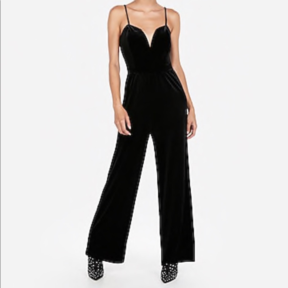 #Express 🖤 Velvet V-Wire Wide Leg Jumpsuit 🖤S🖤